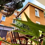 Hôte Stéphanois Studio&parking * Saint-Etienne (Loire)