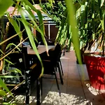 Hôte Stéphanois Studio&parking Apartamento *